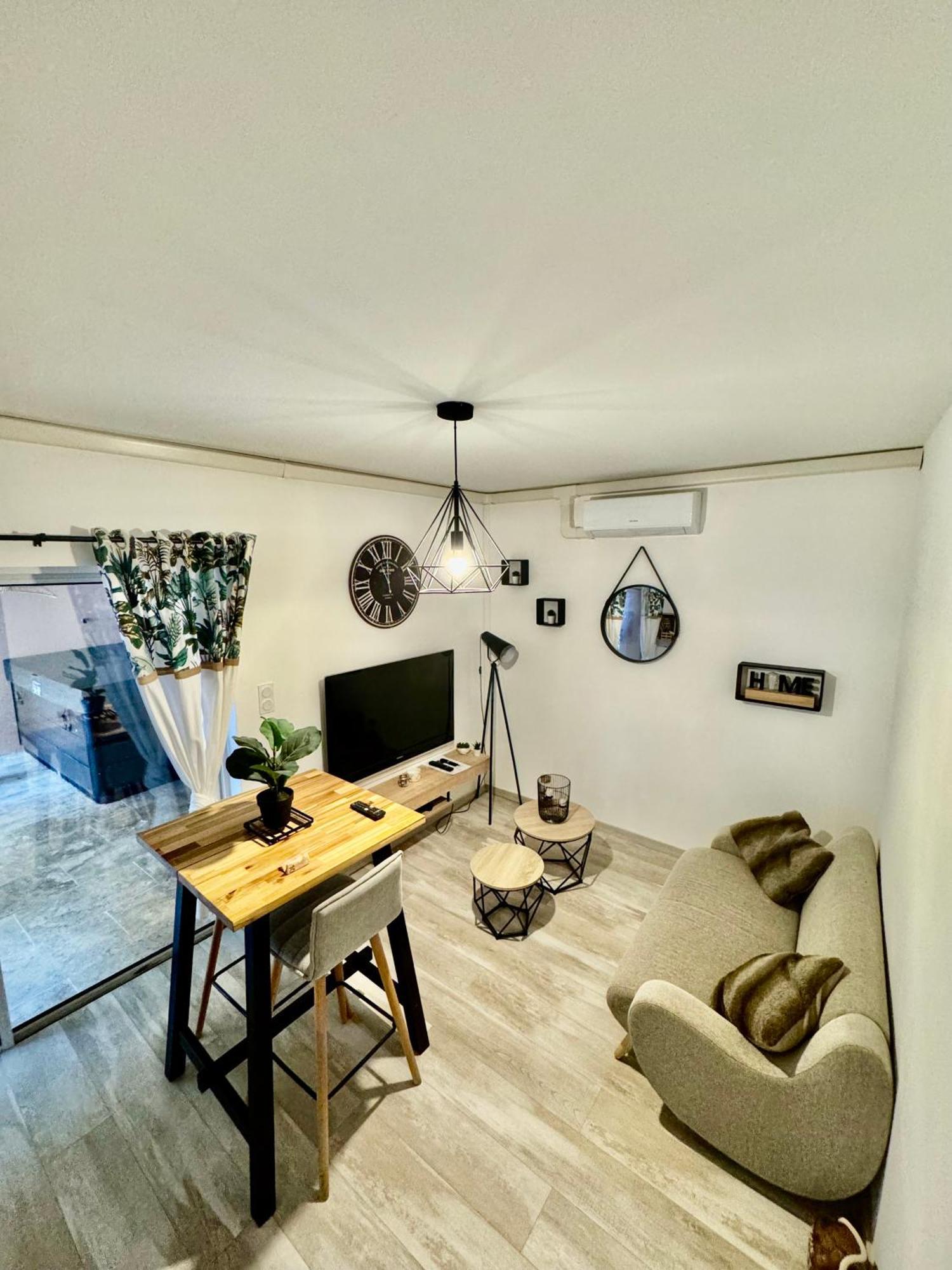 Alena Apartment Bourg-Saint-Andeol Exterior photo